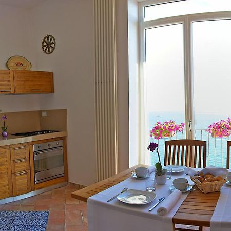 Villa Lieta อีสเกีย ภายนอก รูปภาพ